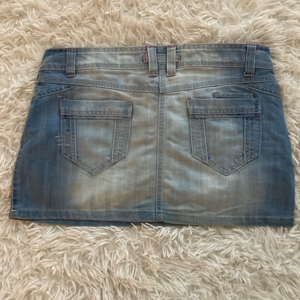 Denim Mini - Picture 2 of 3